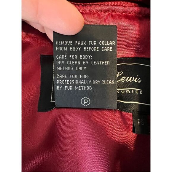 NWT Terry Lewis Classic Luxuries red leather long coat with faux fur hood - size - Picture 13 of 13